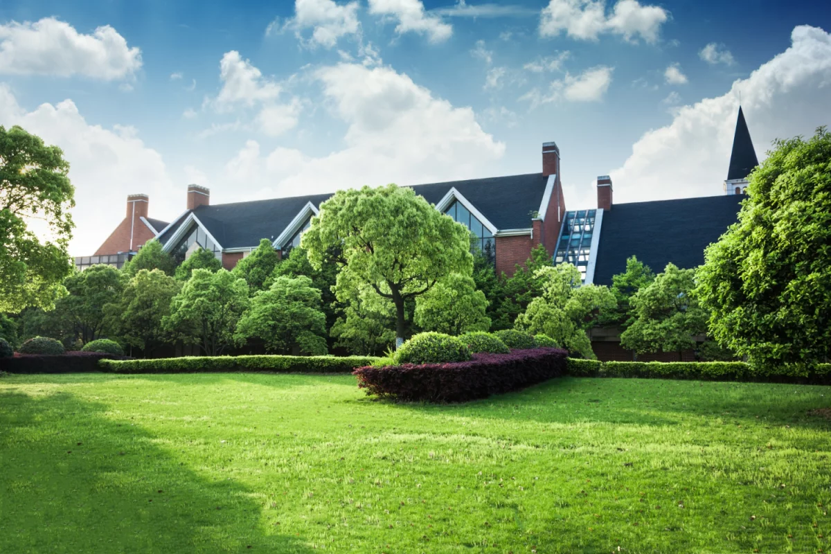 Odkryj najnowsze trendy w budownictwie na naszym portalu o budownictwie